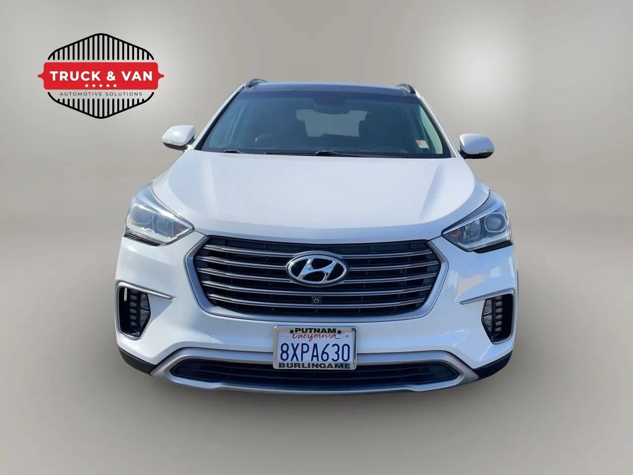 Used 2018 Hyundai Santa Fe FWD image 2