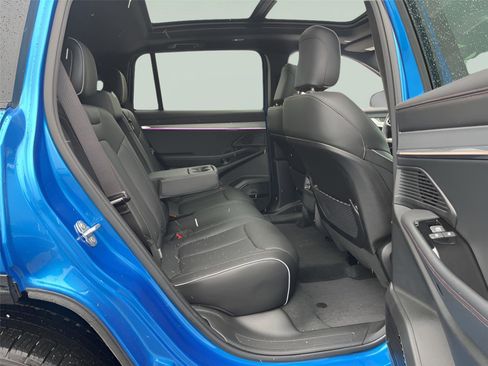 Used 2025 Jeep Wagoneer S Limited image 24