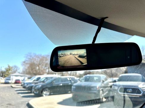 Used 2018 Chevrolet Express 2500 w/ Driver Convenience Package image 32