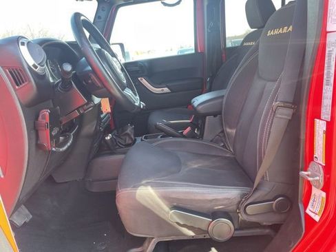 Used 2015 Jeep Wrangler Unlimited Sahara w/ Max Tow Package image 8
