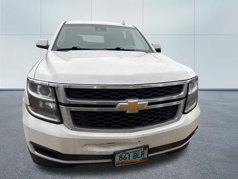 Used 2017 Chevrolet Suburban LT image 3