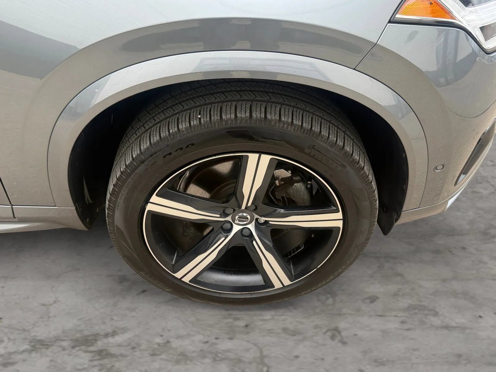 Used 2019 Volvo XC90 T6 R-Design w/ Protection Package Premier AWD/4WD image 46