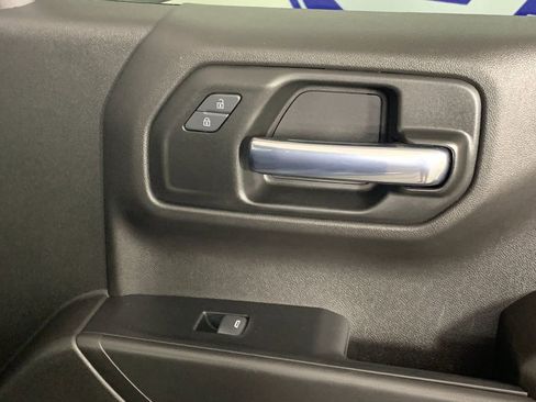 Used 2022 Chevrolet Silverado 1500 Custom image 38