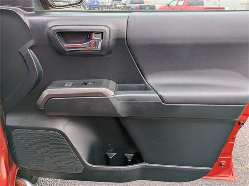 Used 2017 Toyota Tacoma TRD Pro image 38