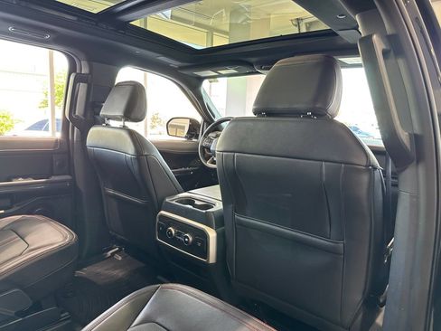 Used 2022 Ford Expedition Limited AWD/4WD image 46