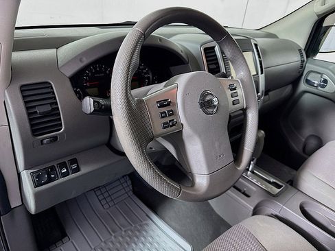 Used 2019 Nissan Frontier SV image 9