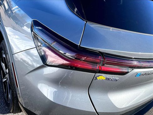 Used 2025 Chevrolet Equinox EV LT w/ Convenience Package image 32