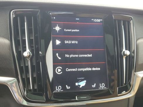 Used 2017 Volvo V90 T6 Cross Country image 28