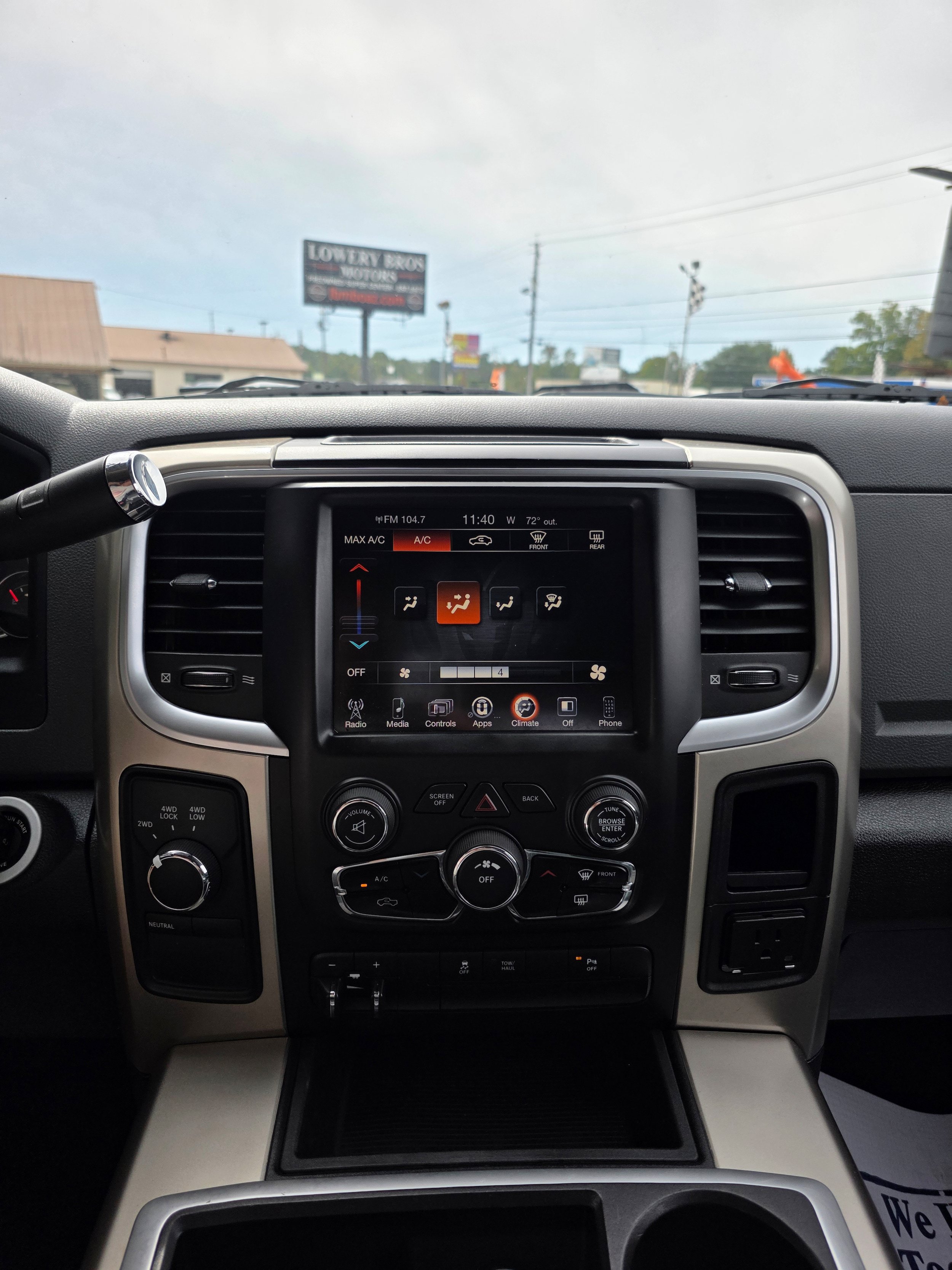 Used 2014 RAM 2500 SLT w/ Luxury Group AWD/4WD image 12