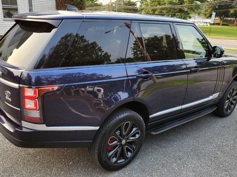 Used 2017 Land Rover Range Rover HSE image 17
