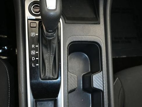 Used 2024 Nissan Sentra SV FWD image 18