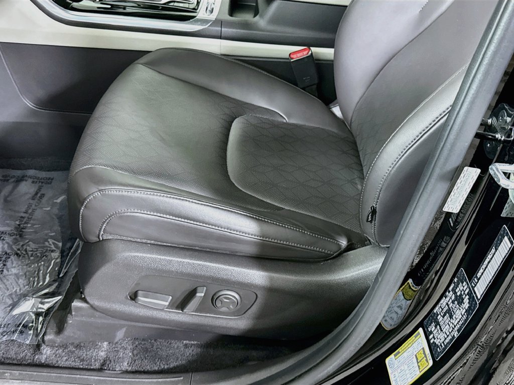 Used 2024 Kia Carnival SX FWD image 26