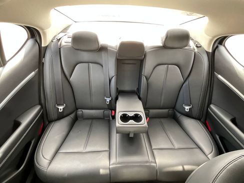 Used 2025 Genesis G70 2.5T image 14