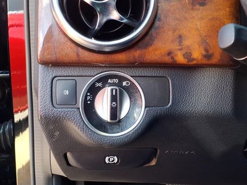 Used 2014 Mercedes-Benz GLK 350 4MATIC image 27