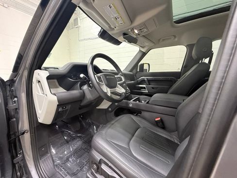 Used 2022 Land Rover Defender 110 S AWD/4WD image 33