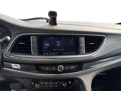 Used 2022 Buick Enclave Essence image 14