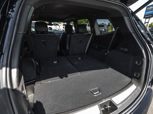 Used 2024 Cadillac XT6 Sport w/ LPO, Red Accent Package AWD/4WD image 36