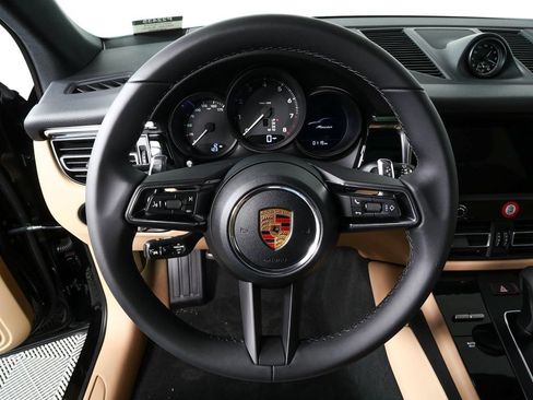 Certified 2026 Porsche Macan AWD/4WD image 9