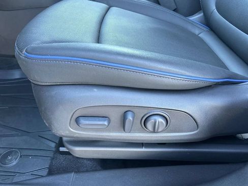 Used 2025 Buick Encore GX Sport Touring w/ Comfort Package AWD/4WD image 11