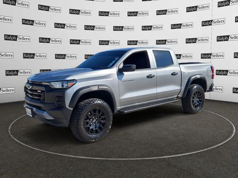 Used 2024 Chevrolet Colorado Trail Boss image 2