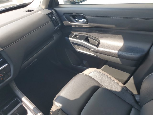 Used 2024 Nissan Pathfinder SL w/ SL Premium Package AWD/4WD image 31