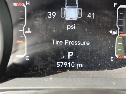 Used 2024 Jeep Gladiator Sport image 35