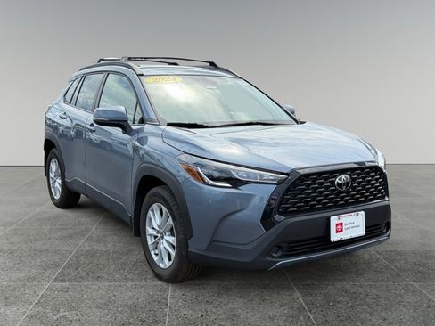 Certified 2024 Toyota Corolla Cross LE AWD/4WD image 7