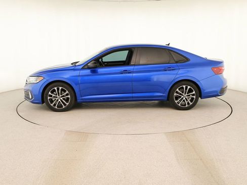 Used 2023 Volkswagen Jetta Sport FWD image 2