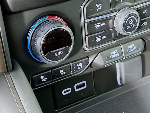 Certified 2024 Chevrolet Tahoe High Country w/ Premium Package image 20