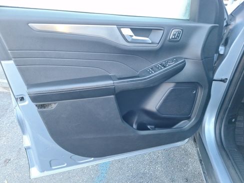 Used 2022 Ford Escape Titanium image 7