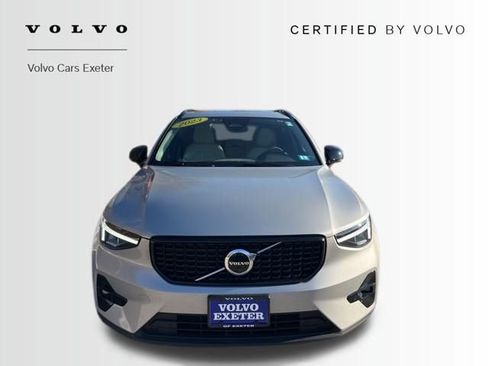 Certified 2023 Volvo XC40 B5 Plus w/ Climate Package image 2