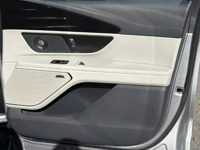 New 2026 Lincoln Nautilus Premier w/ Equipment Group 102A AWD/4WD image 15