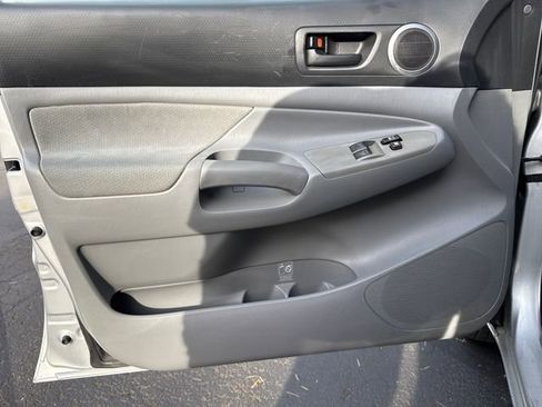Used 2005 Toyota Tacoma 2WD Access Cab image 8
