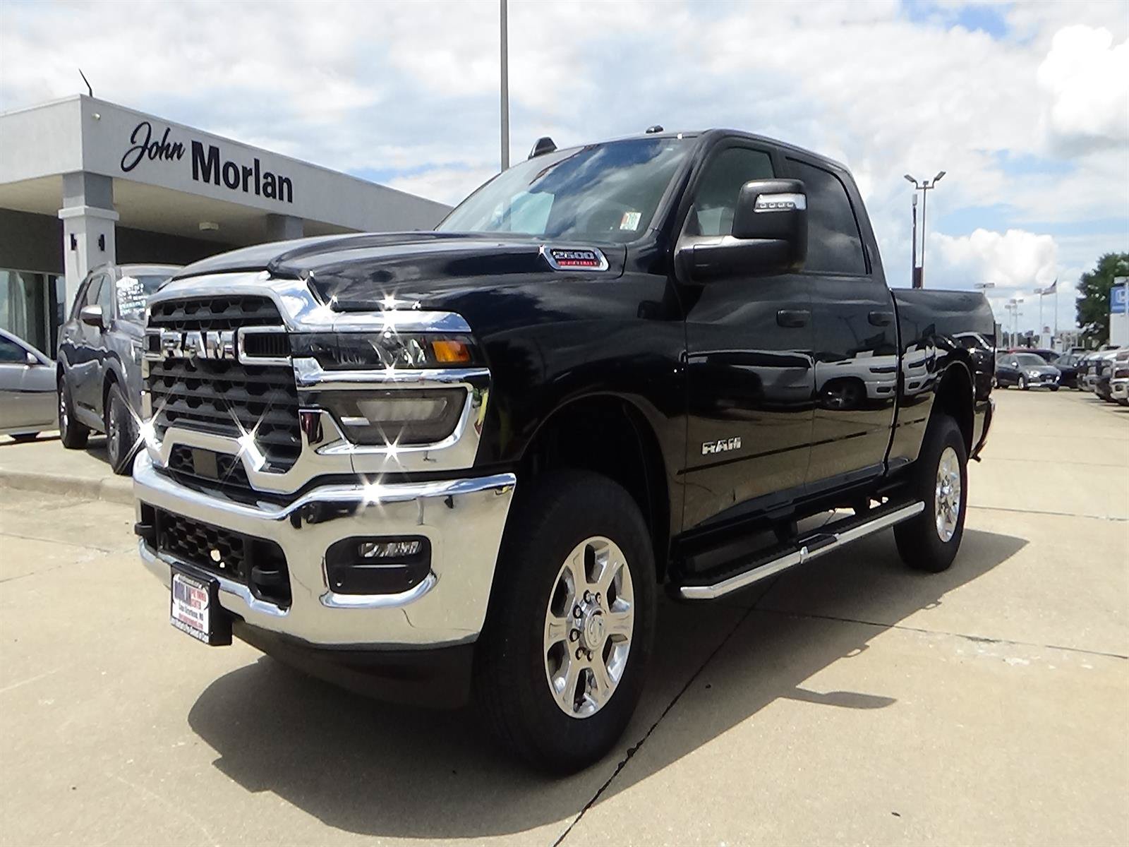 Used 2026 RAM 2500 Big Horn AWD/4WD image 2