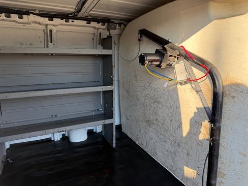 Used 2021 Chevrolet Express 2500 w/ Driver Convenience Package image 10