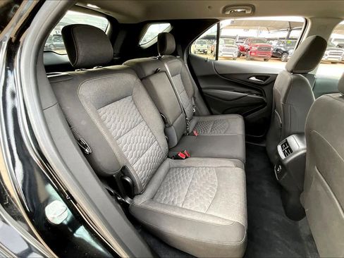 Used 2020 Chevrolet Equinox LT w/ Driver Convenience Package image 17