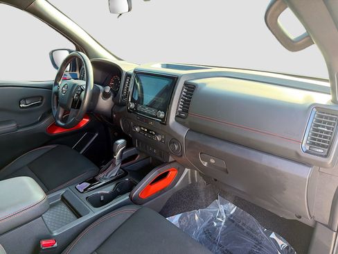 Used 2024 Nissan Frontier Pro-X image 14
