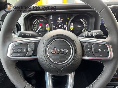 Certified 2025 Jeep Wrangler Unlimited Sahara w/ Safety Group AWD/4WD image 24