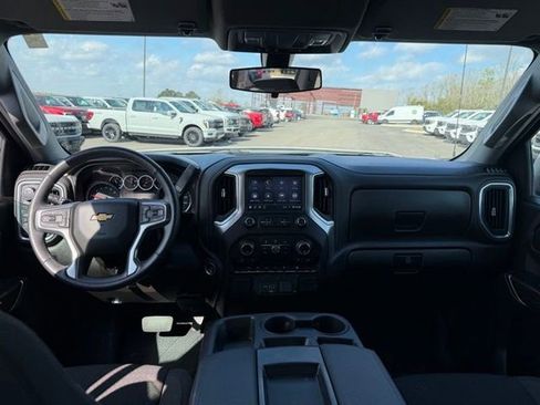 Used 2022 Chevrolet Silverado 1500 LT w/ Safety Package AWD/4WD image 9