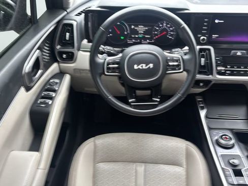 Used 2022 Kia Sorento EX w/ Panoramic Sunroof Package FWD image 20