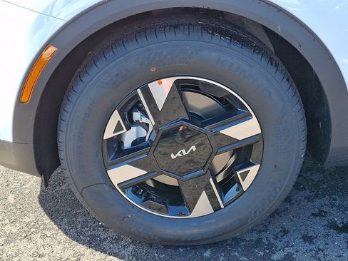 New 2026 Kia Sportage LX FWD image 4