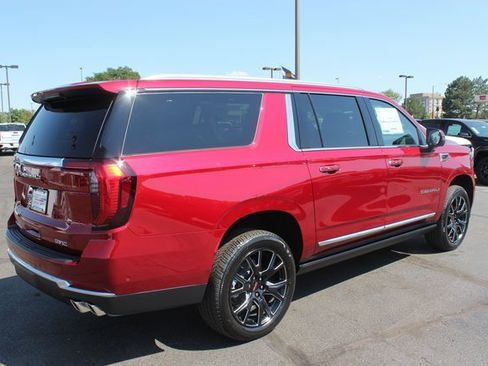 New 2025 GMC Yukon XL Denali w/ Sun & Power Step Package image 11