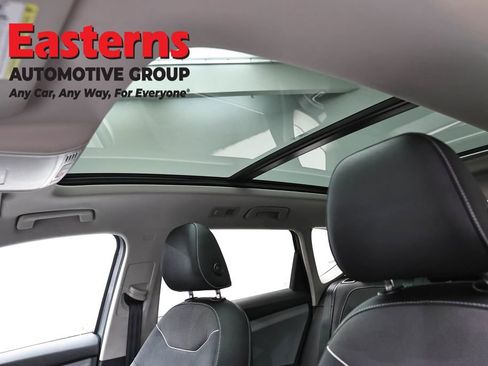 Used 2024 Volkswagen Taos SE FWD image 33