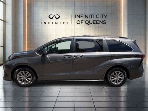 Used 2022 Toyota Sienna LE FWD image 4