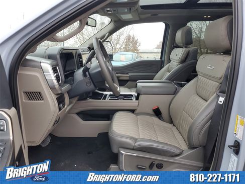 Used 2025 Ford F450 Platinum w/ Platinum Plus Package image 11