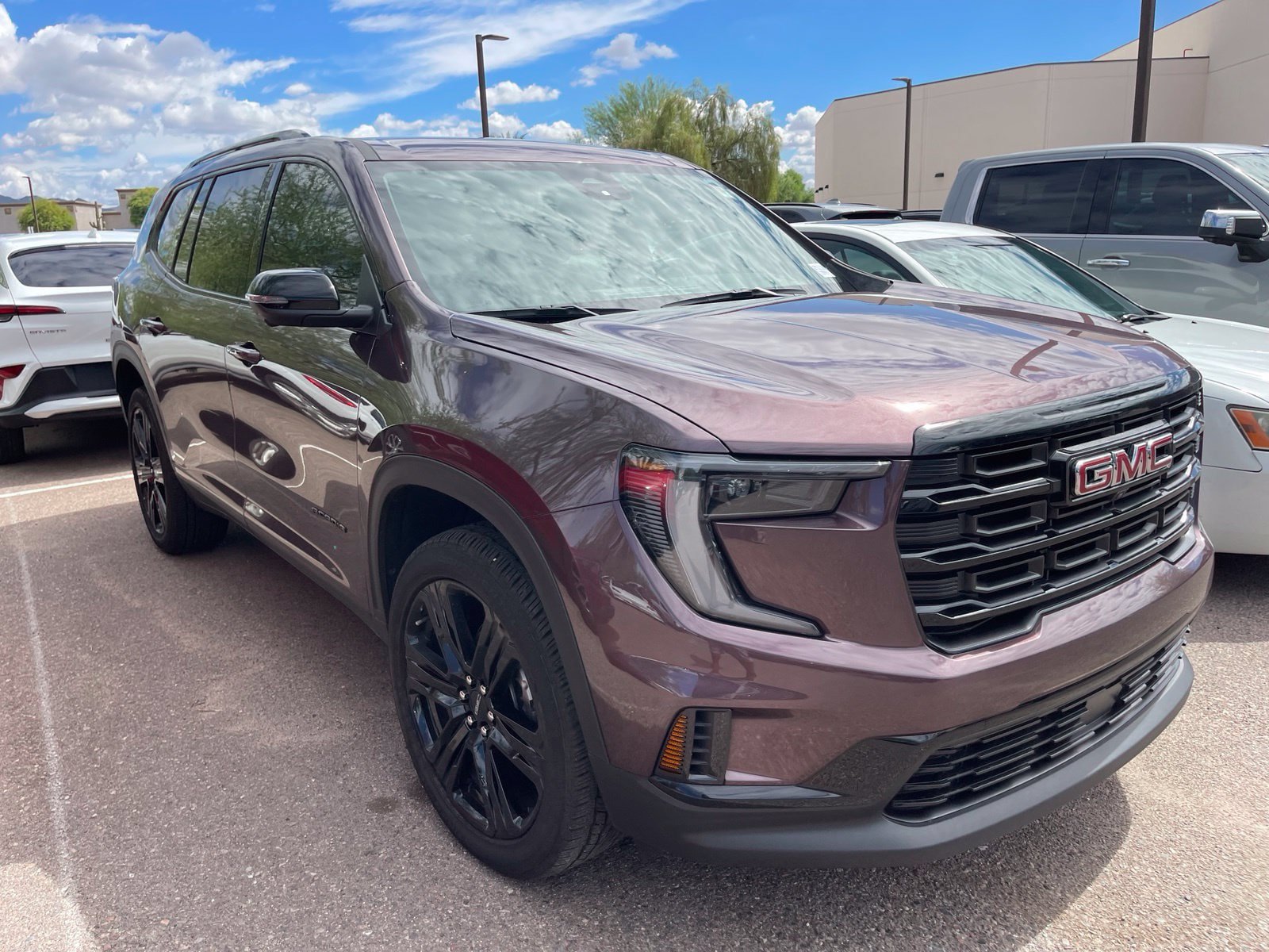 Used 2025 GMC Acadia Elevation w/ Black Edition FWD image 3