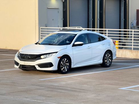 Used 2017 Honda Civic EX image 3