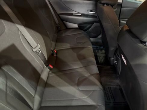 New 2025 Hyundai Elantra SE image 31