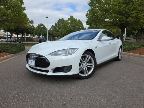 Used 2015 Tesla Model S 85D image 1