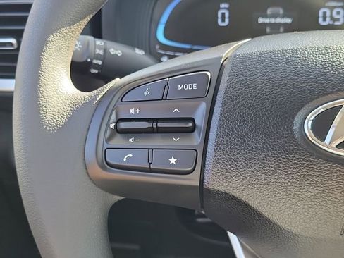 New 2026 Hyundai Venue SE image 5